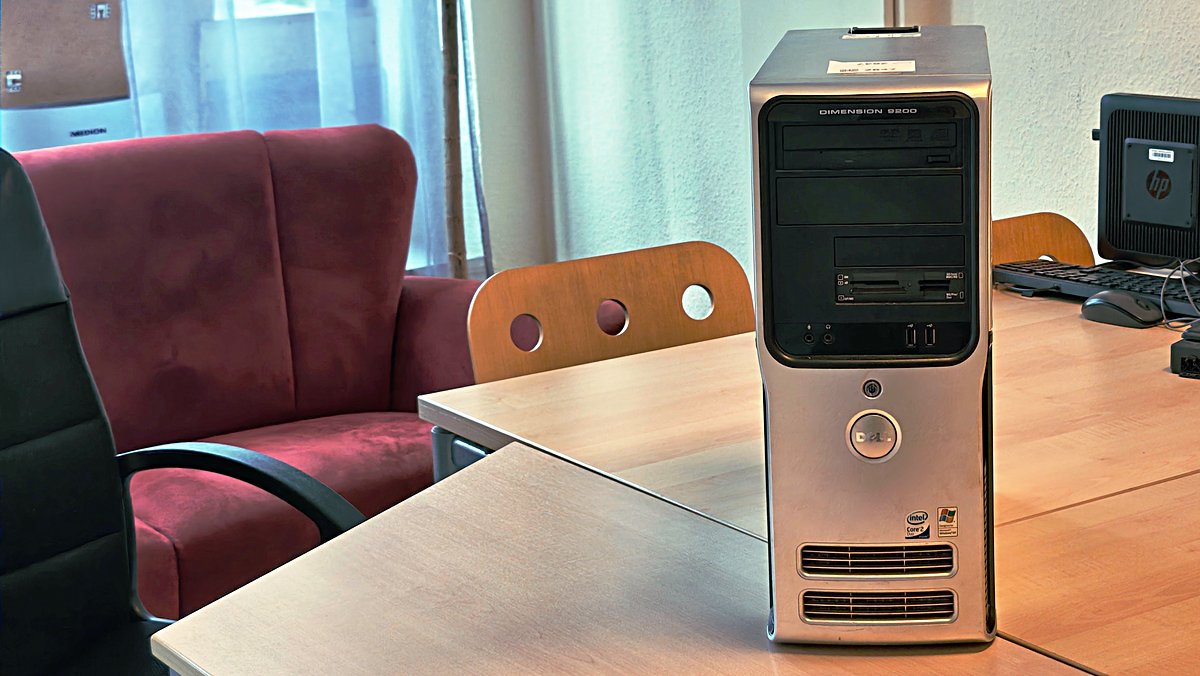 2647 - DELL Dimension 9200 Desktop-PC